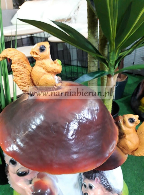 Figurka z żywicy Jeżyki Grzybek Wiewiórki 55cm Figurka z żywicy Jeżyki Grzybek Wiewiórki 55cm