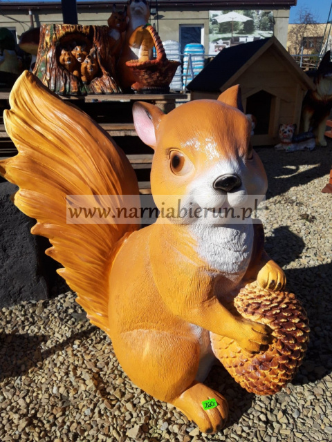 Figurka z żywicy Wiewiórka Wiewiór z orzeszkiem 55x65x35cm Figurka z żywicy Wiewiórka Wiewiór z orzeszkiem 55x65x35cm