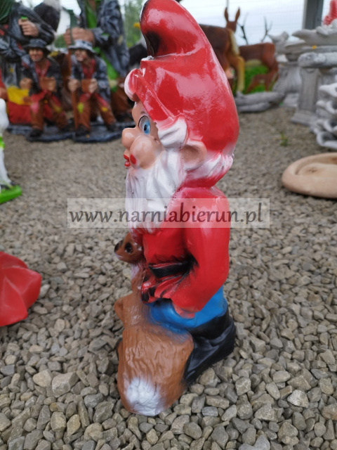 Figurka z żywicy Krasnal Skrzat z sarną 35 cm Figurka z żywicy Krasnal Skrzat z sarną 35 cm