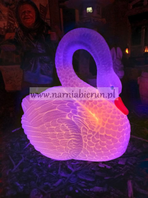 Łabędź duży świecący podświetlany plastikowy 47 cm Łabędź duży świecący podświetlany plastikowy 47 cm