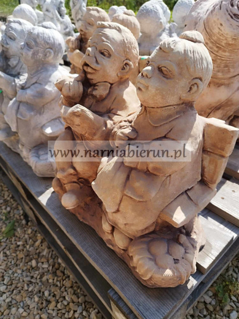 Figurka betonowa BABCIA I DZIADEK 38 cm Figurka betonowa BABCIA I DZIADEK 38 cm