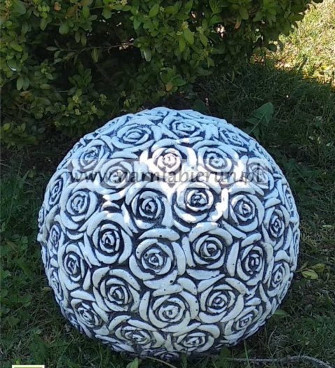 Figurka betonowa KULA róże 21 cm Figurka betonowa KULA róże 21 cm