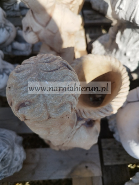 Figurka betonowa donica CHŁOPAK Z KOSZEM 39 cm Figurka betonowa donica CHŁOPAK Z KOSZEM 39 cm