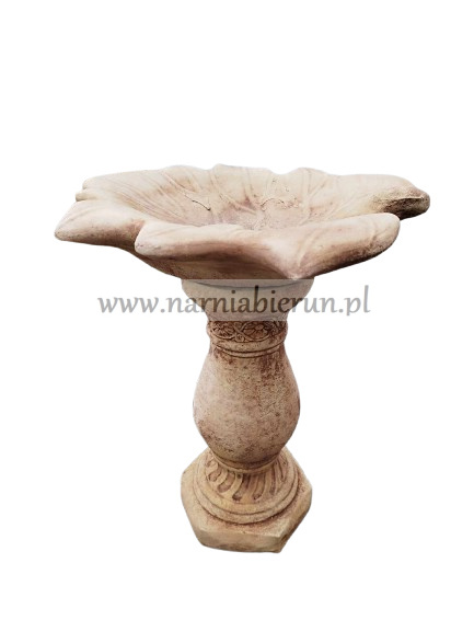 Figurka betonowa poidełko POIDŁO liść na kolumnie 49 cm Figurka betonowa poidełko POIDŁO liść na kolumnie 49 cm