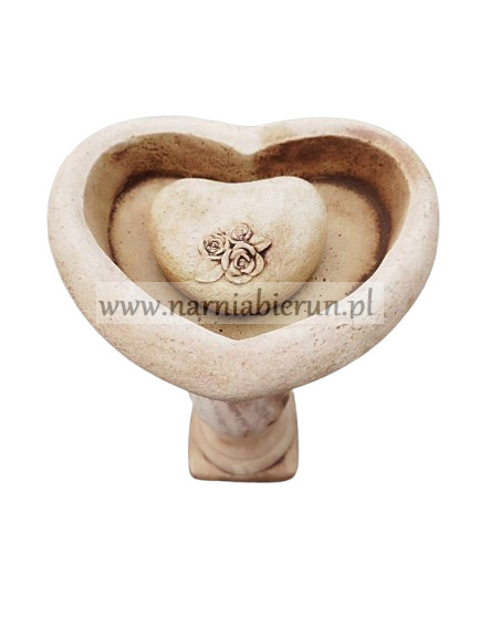 Figurka betonowa poidełko POIDŁO serce na kolumnie 43 cm Figurka betonowa poidełko POIDŁO serce na kolumnie 43 cm