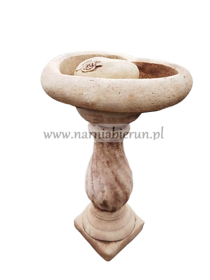 Figurka betonowa poidełko POIDŁO serce na kolumnie 43 cm Figurka betonowa poidełko POIDŁO serce na kolumnie 43 cm