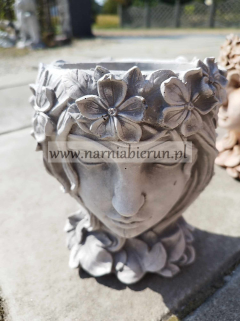 Figurka betonowa DONICA GŁOWA KWIATY 20 cm Figurka betonowa DONICA GŁOWA KWIATY 20 cm