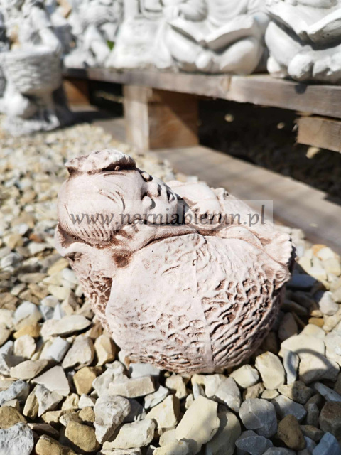 Figurka betonowa dzieci DZIECKO W KAPUŚCIE 12 cm Figurka betonowa dzieci DZIECKO W KAPUŚCIE 12 cm