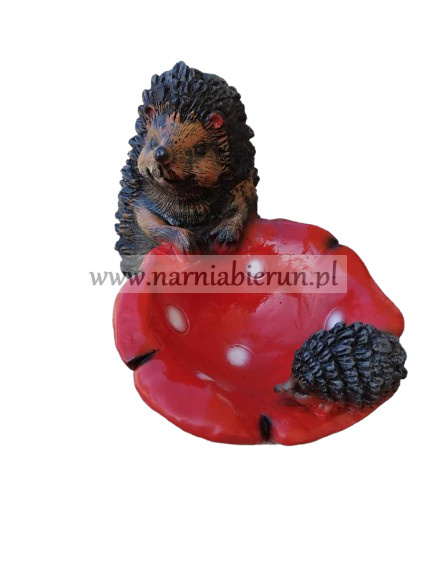 Figurka z żywicy Jeż jeże z muchomorem 35 cm Figurka z żywicy Jeż jeże z muchomorem 35 cm