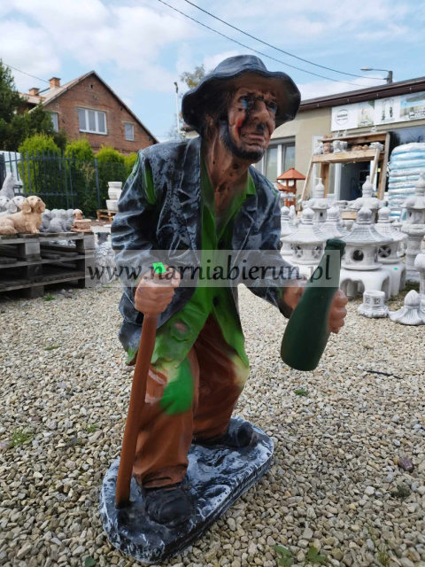 Figurka z żywicy Żebrak Pijak z butelką Stary Dziad 92 cm Figurka z żywicy Żebrak Pijak z butelką Stary Dziad 92 cm