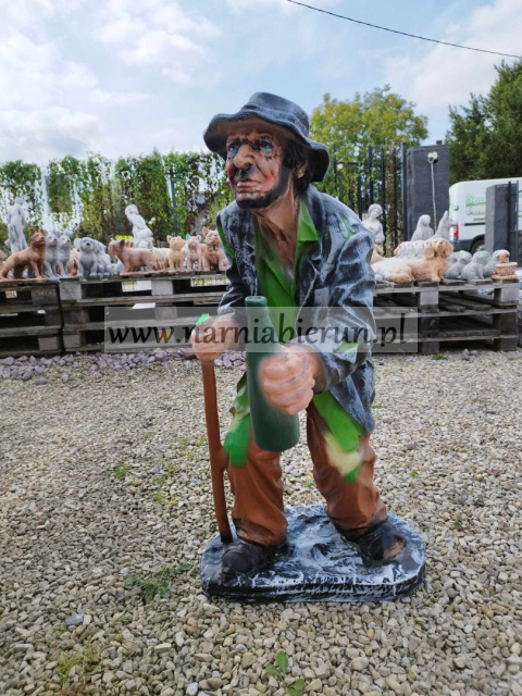 Figurka z żywicy Żebrak Pijak z butelką Stary Dziad 92 cm Figurka z żywicy Żebrak Pijak z butelką Stary Dziad 92 cm