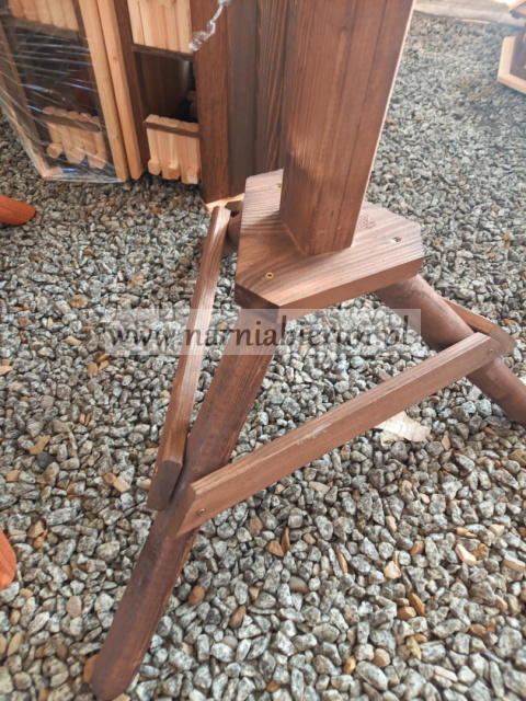 Drewniany stojak pod karmnik karmniki 115 cm Drewniany stojak pod karmnik karmniki 115 cm