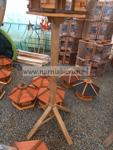 Drewniany stojak pod karmniki karmnik130 cm Drewniany stojak pod karmniki karmnik130 cm