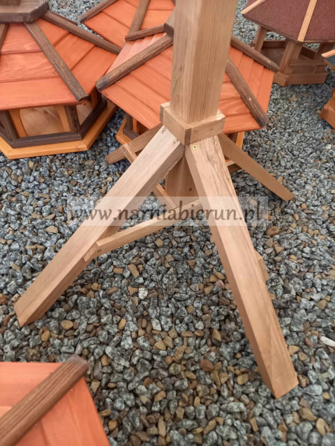 Drewniany stojak pod karmniki karmnik130 cm Drewniany stojak pod karmniki karmnik130 cm