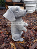 Figurka betonowa Jamnik siedzący 27 cm
