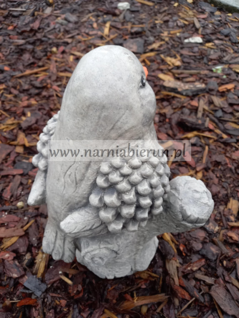 Figurka betonowa Ptak na pniu Wróbel 32 cm Figurka betonowa Ptak na pniu Wróbel 32 cm