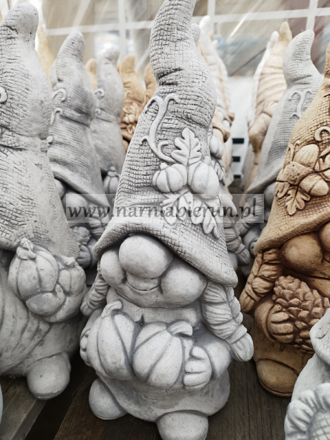 Figurka betonowa KRASNAL KRASNALOWA SRZKAT TROLL dynia 40 cm Figurka betonowa KRASNAL KRASNALOWA SRZKAT TROLL dynia 40 cm