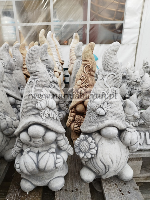 Figurka betonowa KRASNAL KRASNALOWA SRZKAT TROLL dynia 40 cm Figurka betonowa KRASNAL KRASNALOWA SRZKAT TROLL dynia 40 cm