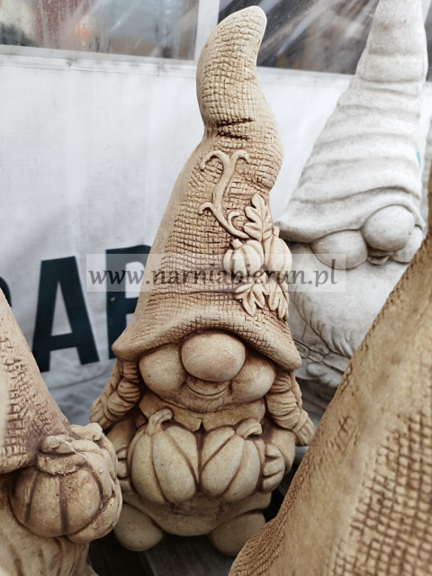 Figurka betonowa KRASNAL KRASNALOWA SRZKAT TROLL dynia 40 cm Figurka betonowa KRASNAL KRASNALOWA SRZKAT TROLL dynia 40 cm