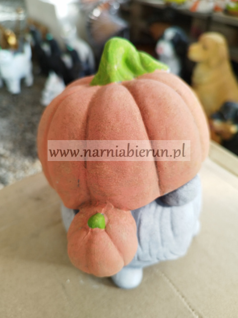 Figurka betonowa KRASNAL KRASNOLUDEK SKRZAT Z DYNIĄ 15 cm Figurka betonowa KRASNAL KRASNOLUDEK SKRZAT Z DYNIĄ 15 cm