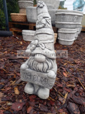 Figurka betonowa Skrzat Krasnal WELCOME 42 cm