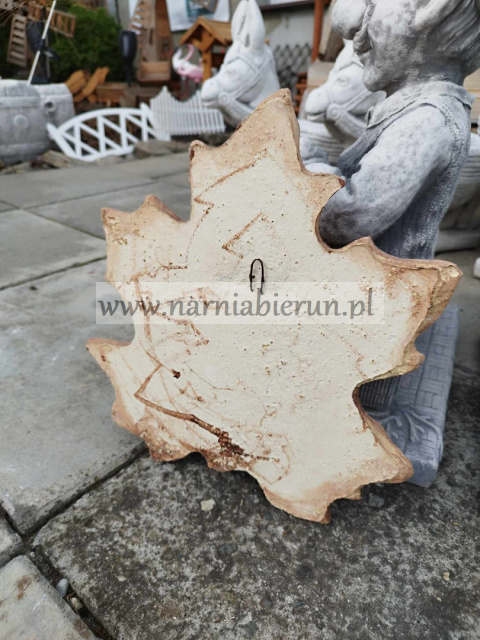 Figurka betonowa TWARZ LIŚĆ do zawieszenia 35 cm Figurka betonowa TWARZ LIŚĆ do zawieszenia 35 cm
