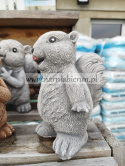 Figurka betonowa WIEWIÓRKA 20 cm