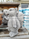 Figurka betonowa WIEWIÓRKA 20 cm