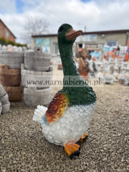 Figurka ogrodowa z żywicy GĘŚ KUDŁTA 70 cm
