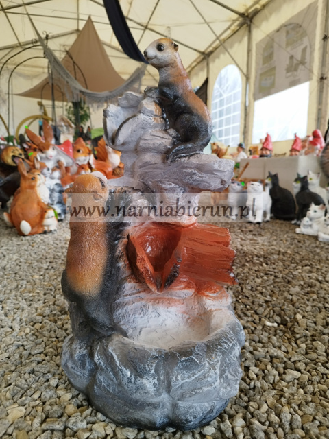 Figurka z żywicy Tchurzofretki na skałach kaskada 54 cm Figurka z żywicy Tchurzofretki na skałach kaskada 54 cm