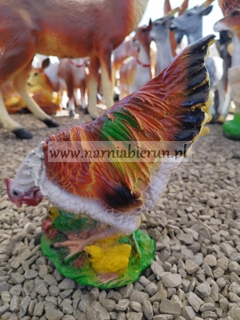 Figurka ogrodowa z żywicy KURA Z KURCZAKAMI 27 cm Figurka ogrodowa z żywicy KURA Z KURCZAKAMI 27 cm