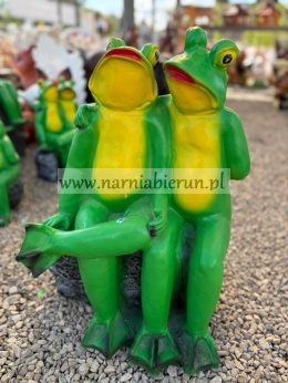 Figurka ogrodowa z żywicy ŻABA ŻABY NA ŁAWCE małe 37 cm