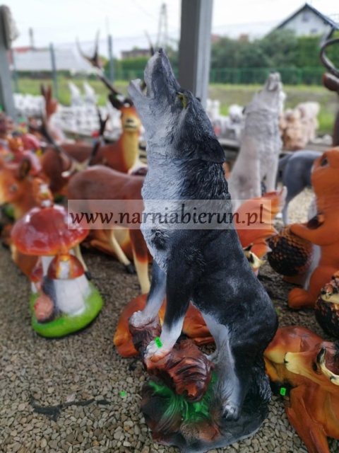 Figurka ogrodowa z żywicy wilk Figurka ogrodowa z żywicy wilk