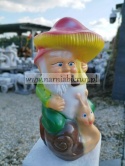 Figurka z ceramiki Krasnal skrzat krasnoludek ze ślimakiem pod muchomorem grzyb 40 cm Figurka z ceramiki Krasnal skrzat krasnoludek ze ślimakiem pod muchomorem grzyb 40 cm