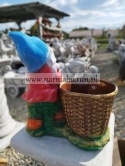Figurka z ceramiki Krasnal skrzat krasnoludek z koszykiem donica doniczka 25 cm