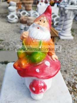 Figurka z ceramiki Krasnal skrzat krasnoludek na muchomorach grzyb 23 cm