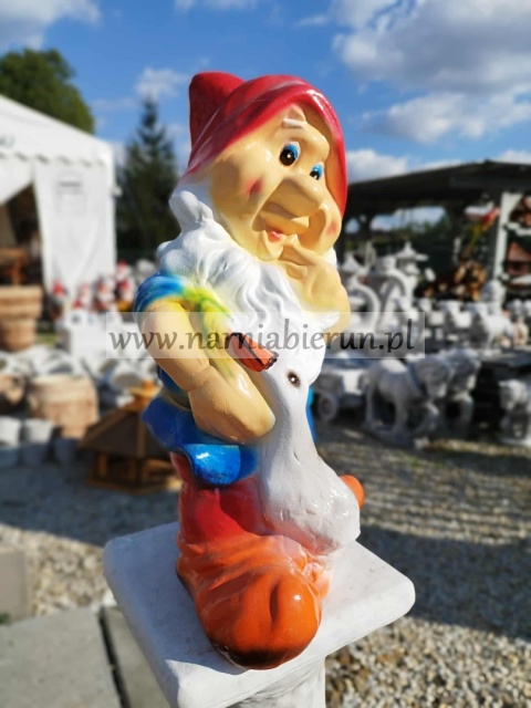 Figurka z ceramiki Krasnal skrzat krasnoludek z gęsią gąska 44 cm Figurka z ceramiki Krasnal skrzat krasnoludek z gęsią gąska 44 cm