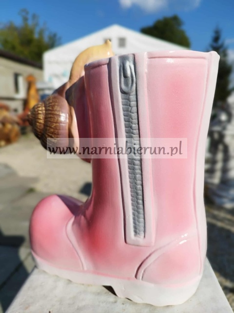 Figurka z ceramiki Kalosz ze ślimakiem ślimak but donica doniczka 22 cm Figurka z ceramiki Kalosz ze ślimakiem ślimak but donica doniczka 22 cm