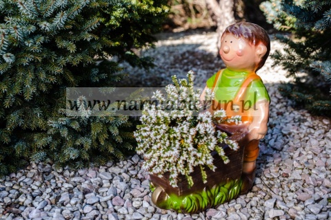 Figurka z ceramiki Chłopczyk z taczką doniczką Lolek Figurka z ceramiki Chłopczyk z taczką doniczką Lolek