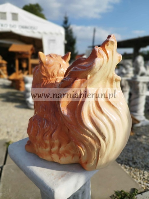 Figurka z ceramiki Wiewiórka wiewióreczka z zasłoniętymi oczami 24 cm Figurka z ceramiki Wiewiórka wiewióreczka z zasłoniętymi oczami 24 cm