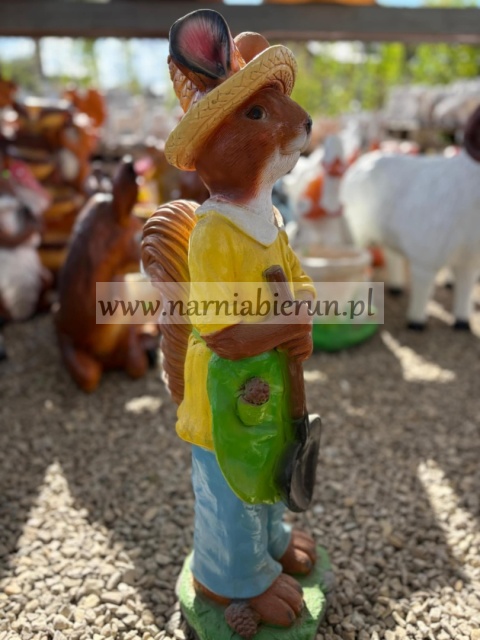 Figurka z żywicy Wiewiórka Ogrodniczka 64 cm Figurka z żywicy Wiewiórka Ogrodniczka 64 cm