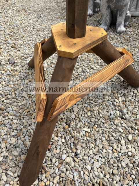 HIT Karmnik drewniany duży Chatka z stojakiem stojak 150cm HIT HIT Karmnik drewniany duży Chatka z stojakiem stojak 150cm HIT
