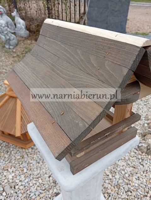 Karmnik drewniany dla ptaków do ogrodu