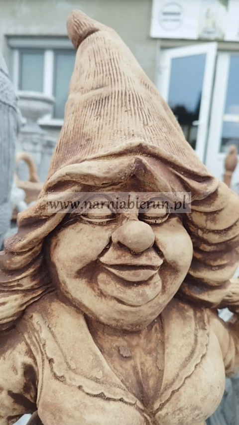 Figurka betonowa KRASNALOWA z doniczkami 75 cm.