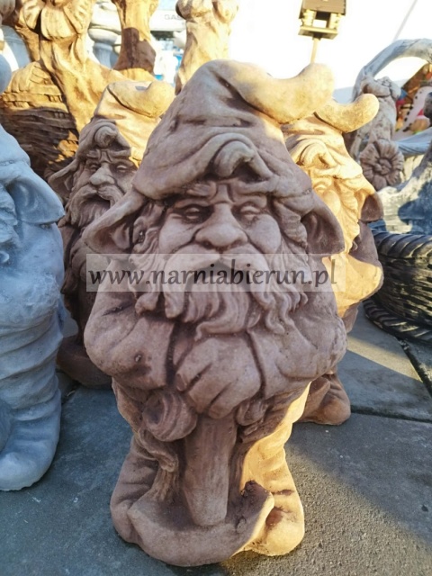 Figurka betonowa KRASNOLUDEK SKRZAT TROLL KRASNAL Z MŁOTEM H40