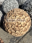 Figurka betonowa KULA kwiaty bratki 21 cm.