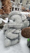 Figurka betonowa donica MIŚ świąteczny niedźwiadek z prezentem 30 cm.
