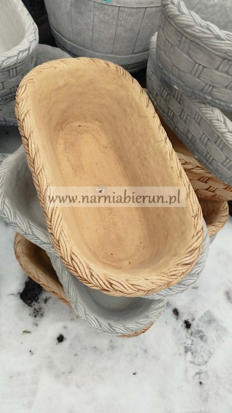 Figurka ogrodowa betonowa prostokątna donica 42cm.