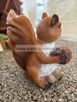 Figurka z żywicy Wiewiórka Wiewiórka z żołędziami 48 cm
