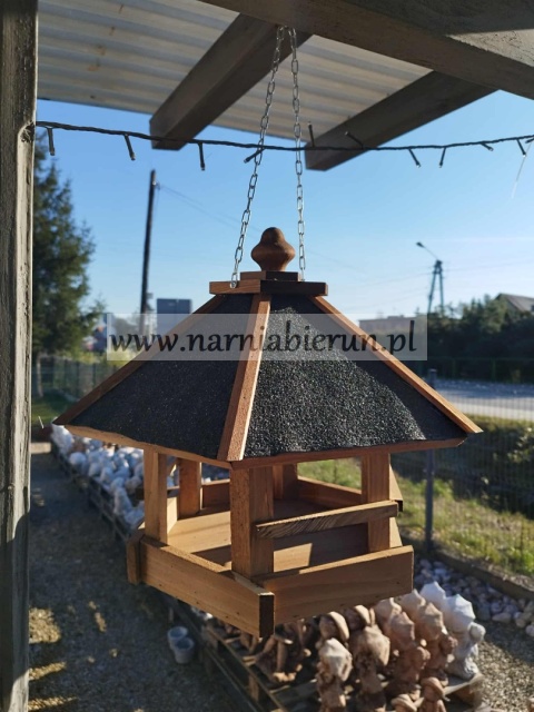 Karmnik dla ptaków na łańcuszku do powieszenia wiszący drewniany domek BRĄZOWO-SZARY